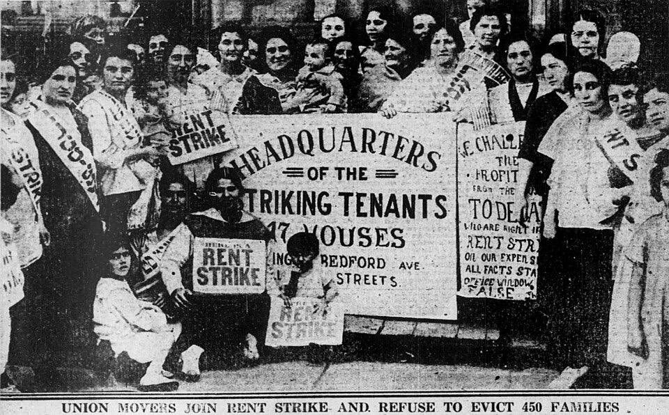 Women discuss the East Side rent strike in New York City, January 1908.